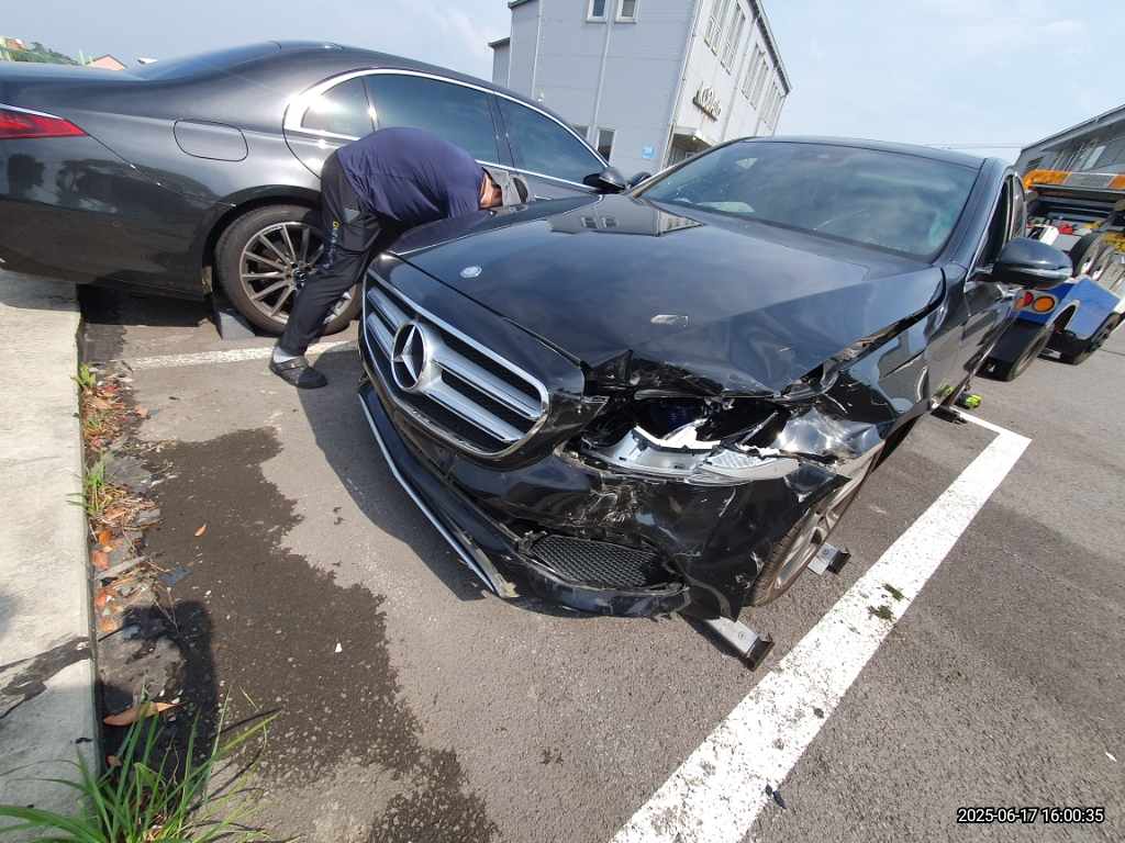 2017 Benz E-Class W213 E300 4MATIC Avantgarde (088680) pre-producted
