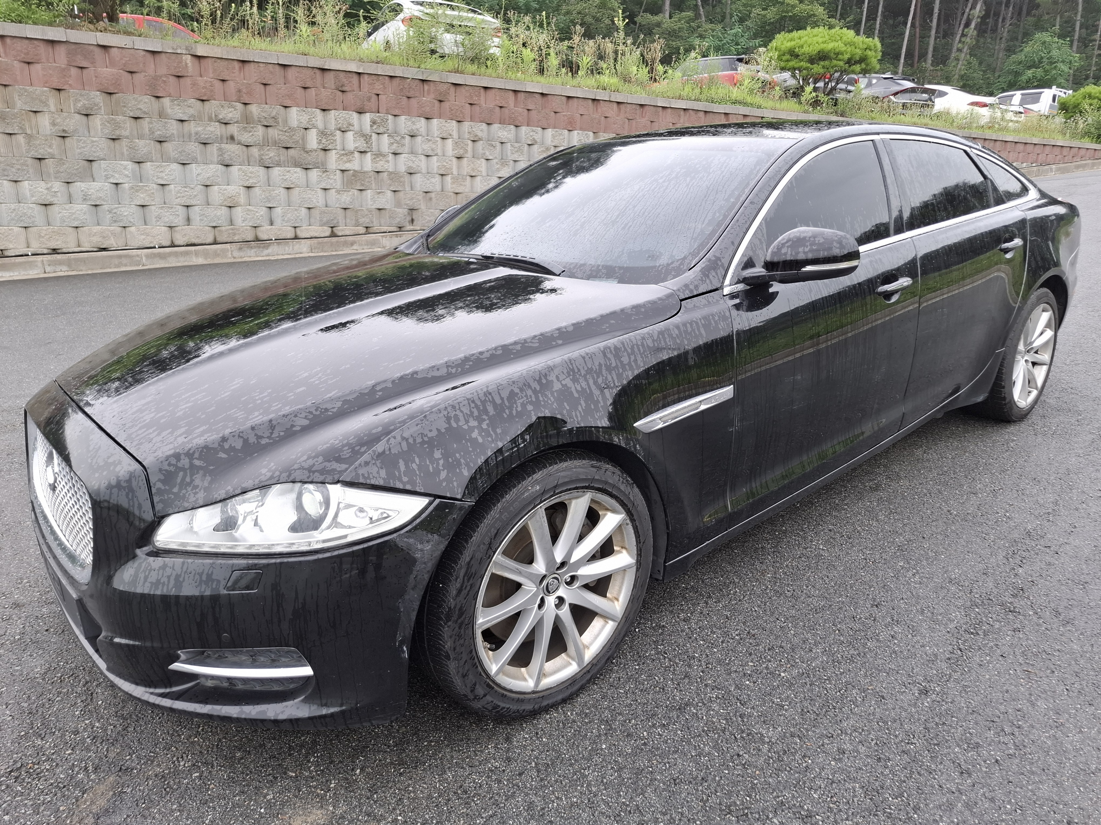 2012 Jaguar XJ (X351) 3.0D Premium Luxury LWB (S/N: V37887)