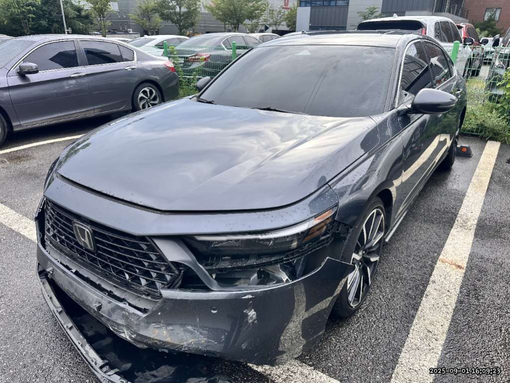 [Reserved]2023 Honda Accord (10th gen) 2.0 Hybrid Touring (510014) pre-producted