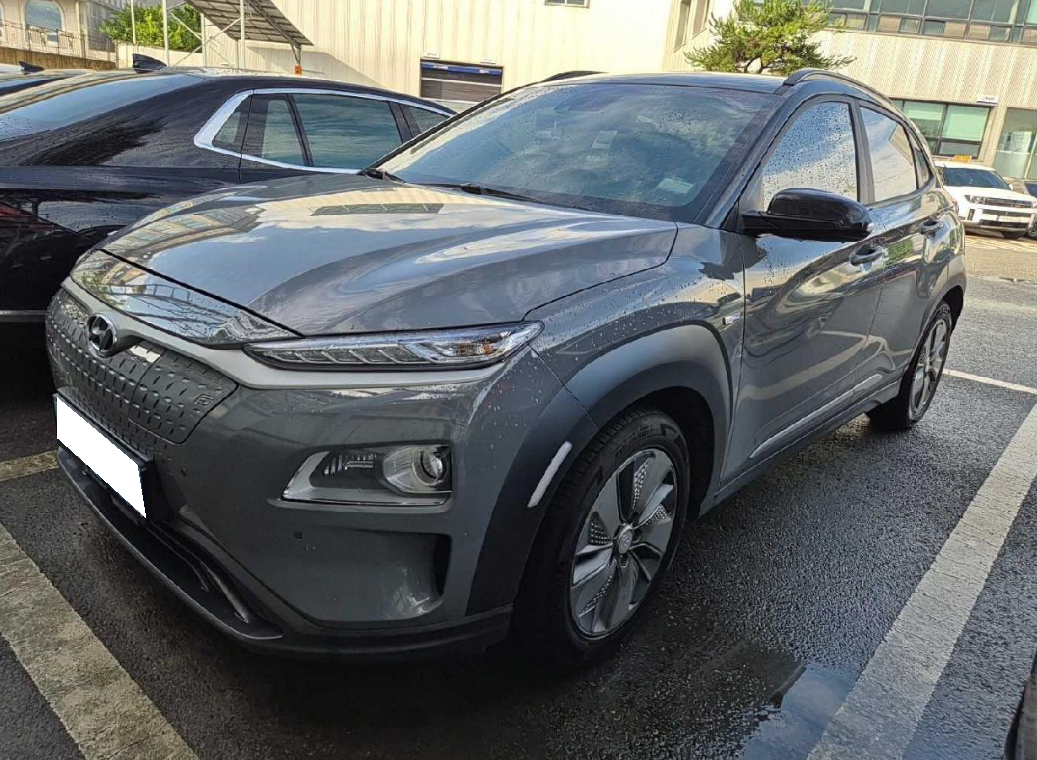 2020 Kona Electric Premium (083421) pre-producted