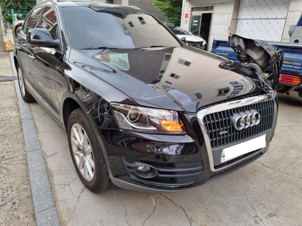 2010 Audi Q5 2.0 TDI quattro (067671) pre-producted
