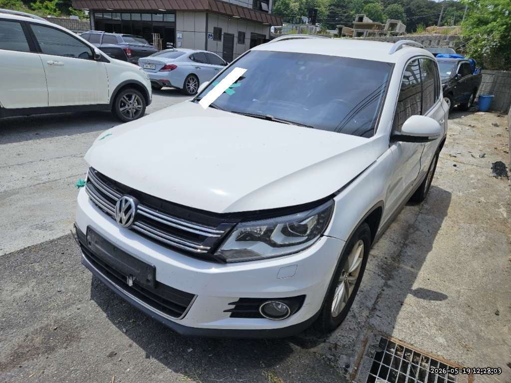 2014 Volkswagen New Tiguan 2.0 TDI Premium (519044) pre-producted