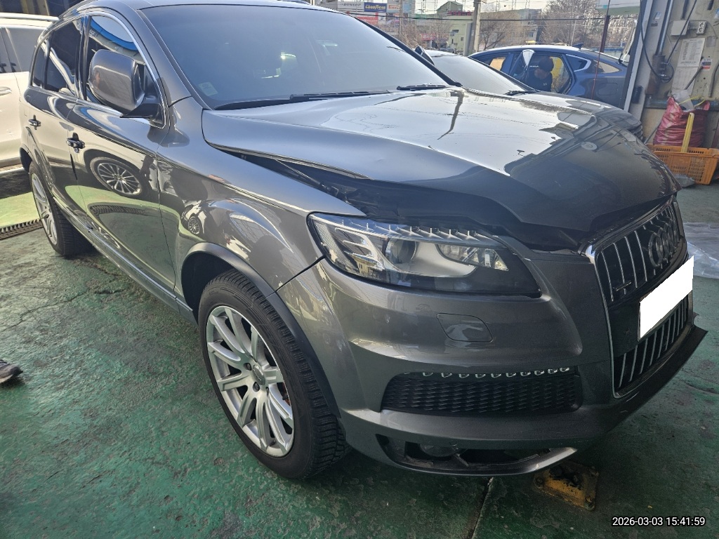 2015 Audi Q7 35 TDI Quattro Dynamic (023348) pre-producted