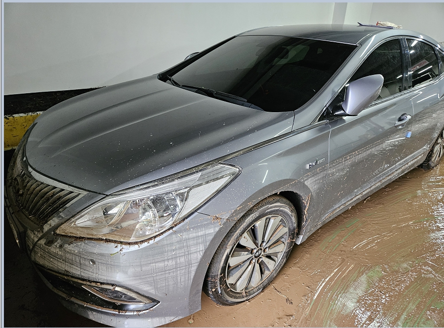 2015 Grandeur HG Hybrid PREMIUM (015920) pre-producted