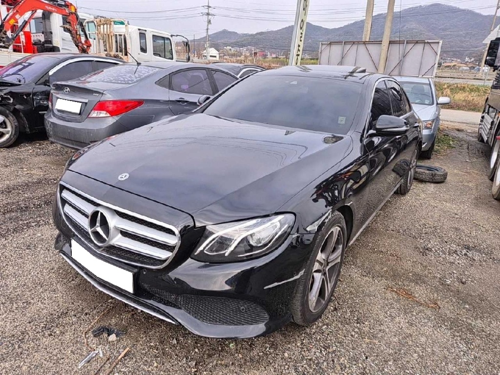 [Reserved]2019 Benz E-Class W213 E300 Avantgarde (656162) pre-producted