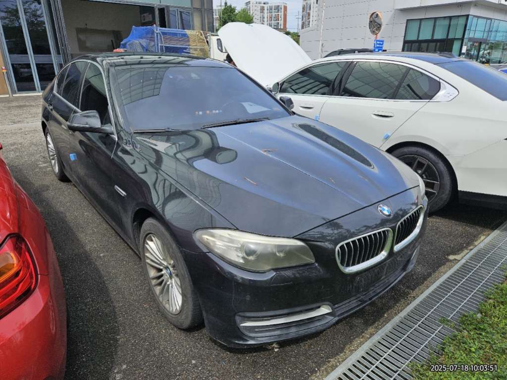 2015 BMW 5 Series (F10) 520d Luxury Plus (055336) pre-producted