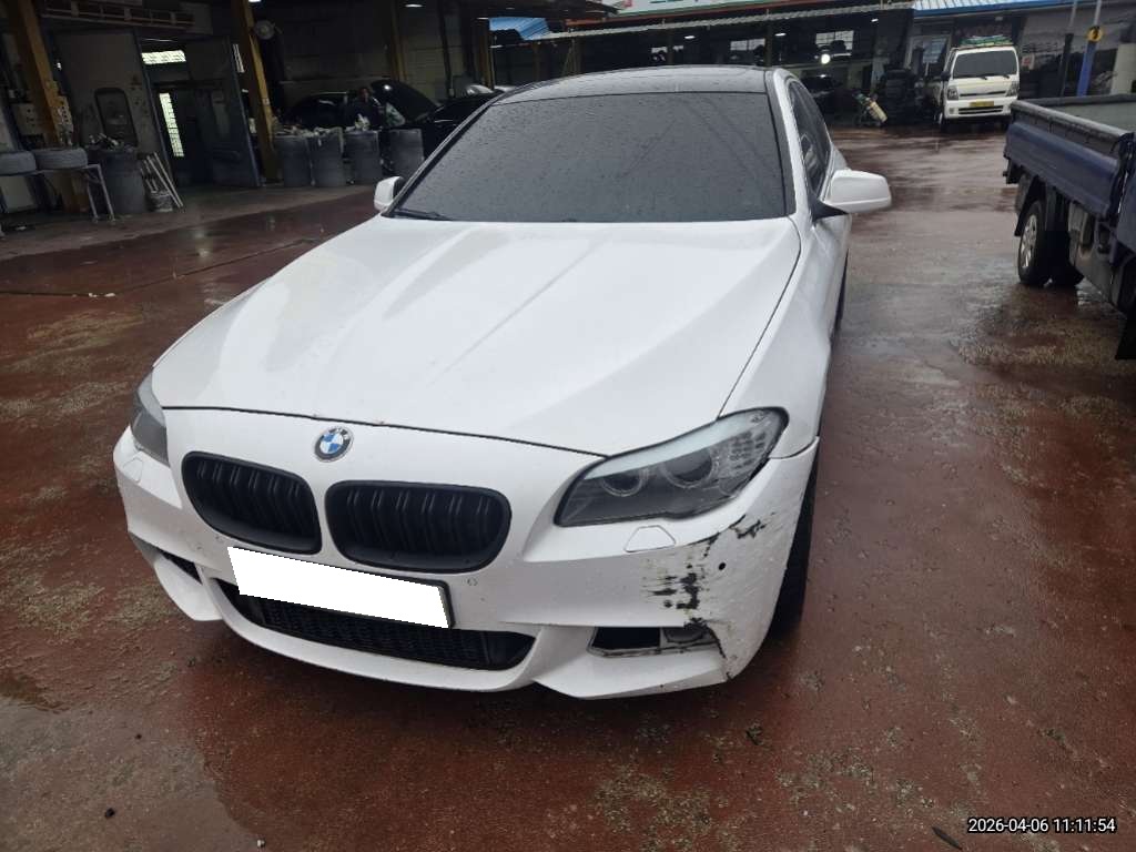 2011 BMW 5 Series (F10) 520d (659594) pre-producted