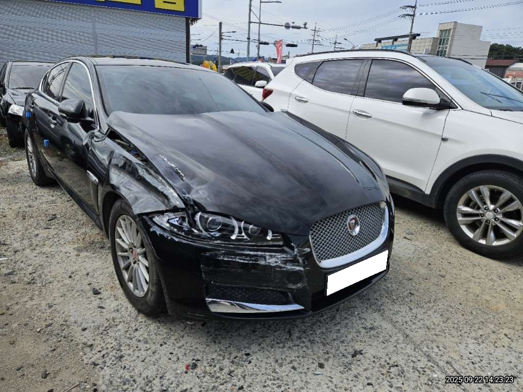 2015 Jaguar New XF 2.0 Luxury (U70986) pre-producted