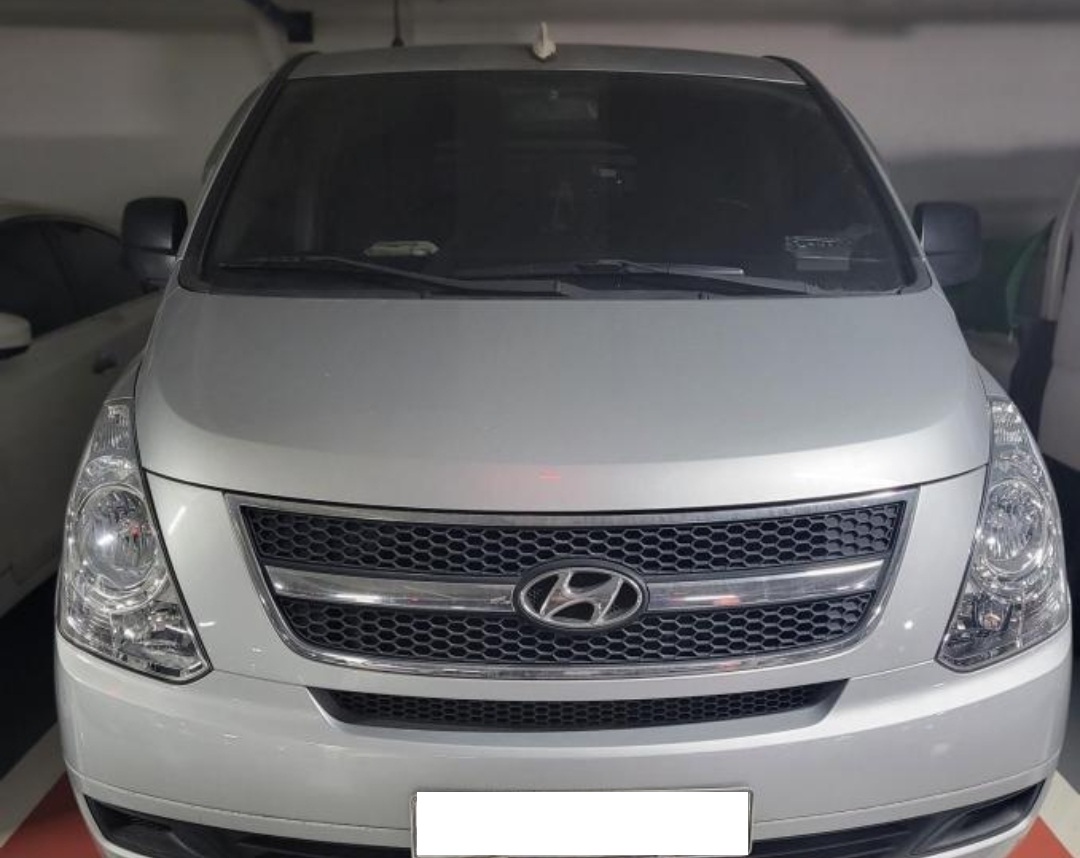 2010 Grand Starex Van CVX Deluxe (193676) pre-producted